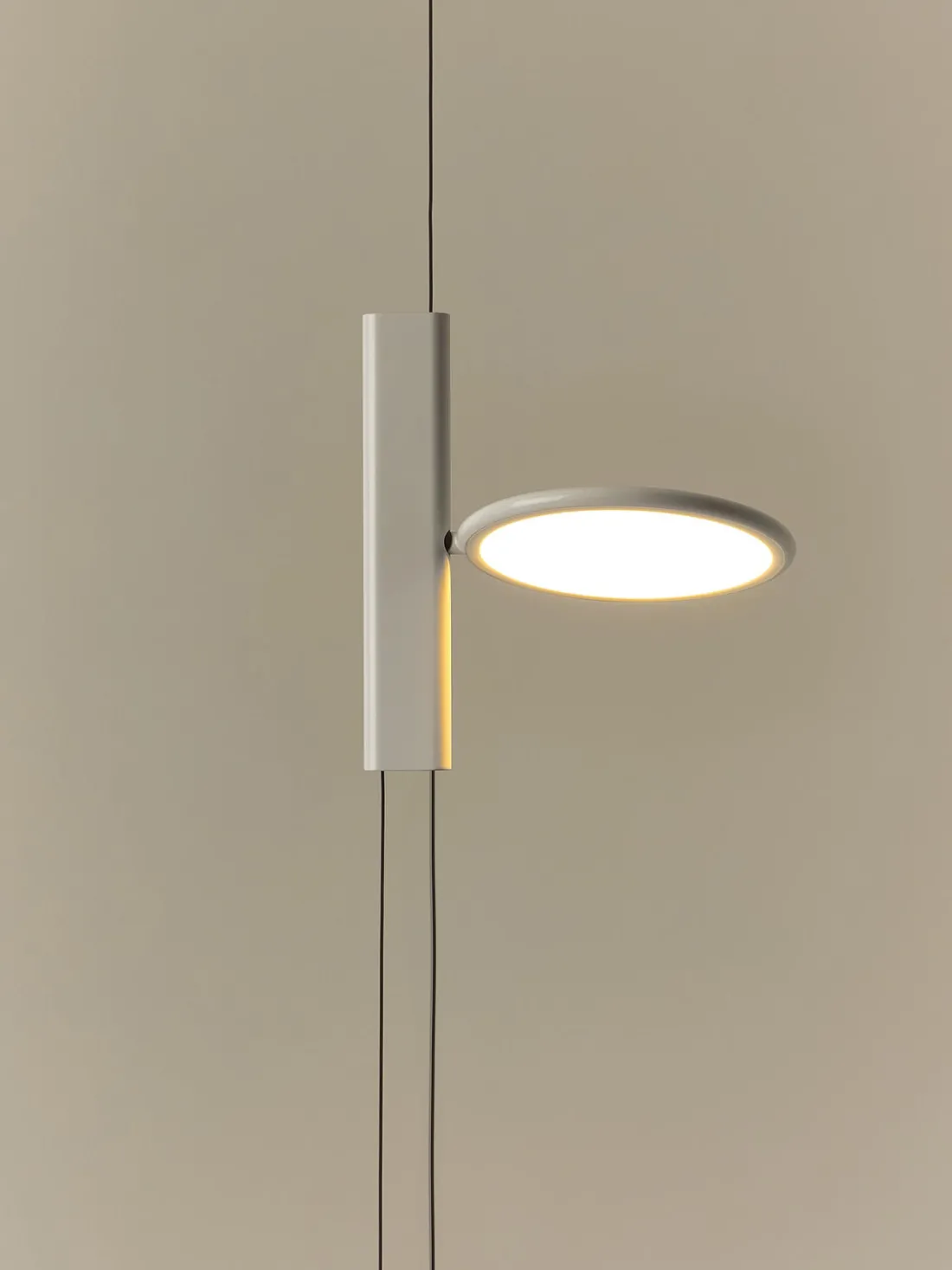 Lámpara para colgar pequeña regulable Ok