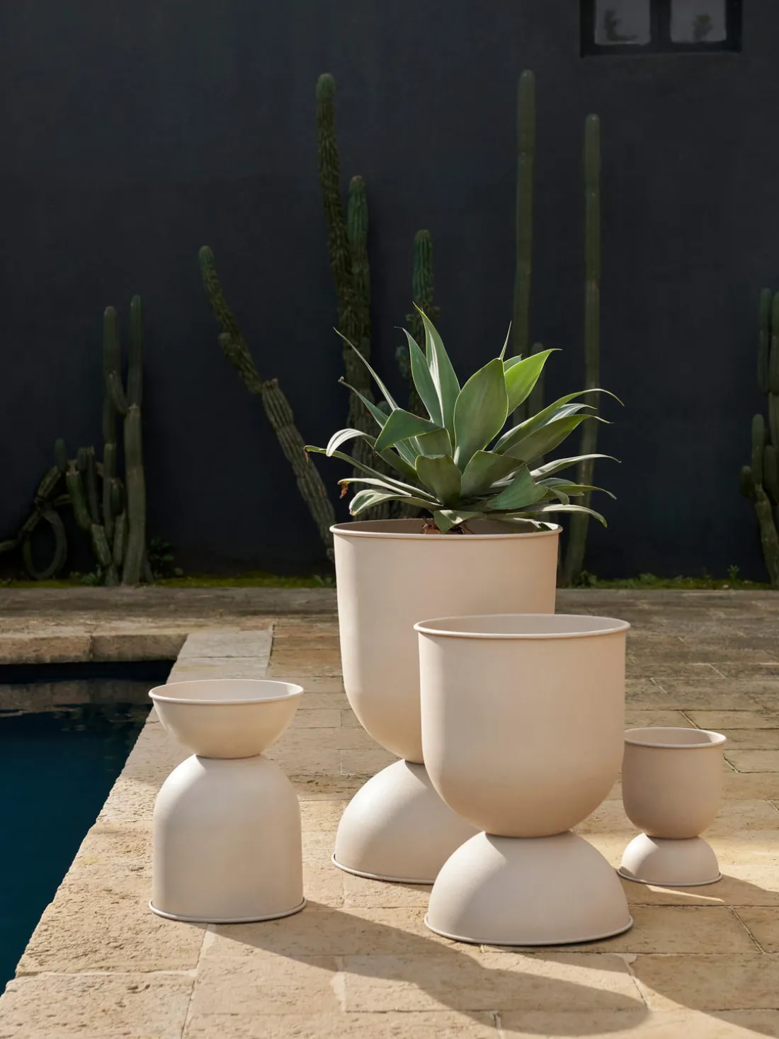 Macetero Hourglass, 73 cm