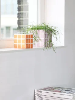 Macetero pequeño de dolomita Tile