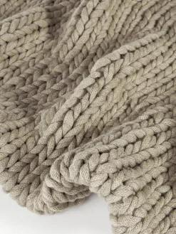 Manta artesanal de punto grueso Adyna