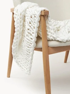 Manta artesanal de punto grueso Adyna