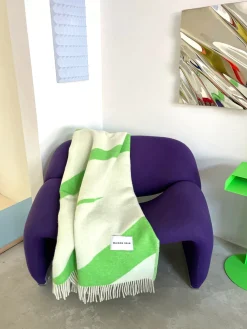 Manta de lana con estampado zigzag Swirl