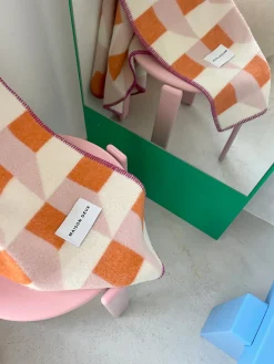 Manta de lana Cubics