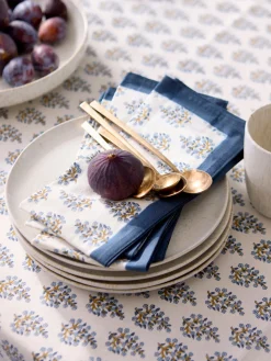 Mantel artesanal con estampado floral Melon