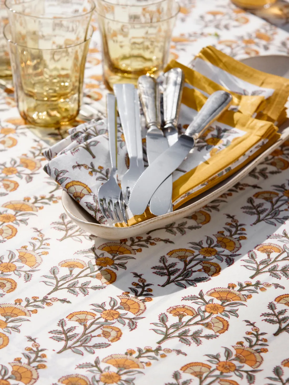 Mantel artesanal con estampado floral Melon