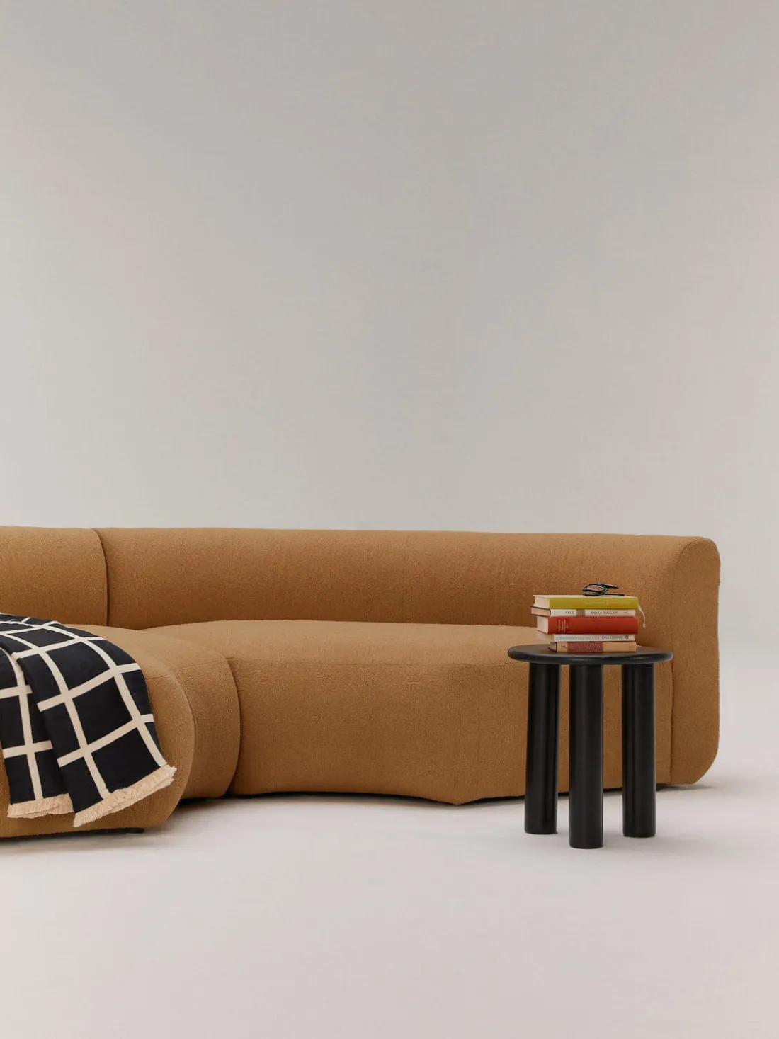 Módulo de esquina redondo en tejido bouclé Sofia