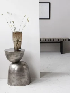 Mesa auxiliar de aluminio artesanal Heena