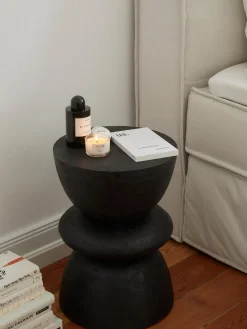 Mesa auxiliar de madera de mango Benno