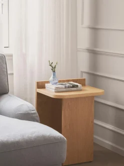 Mesa auxiliar de madera de roble Ismo