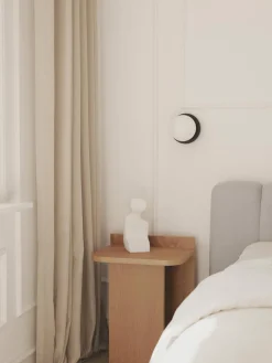 Mesa auxiliar de madera de roble Ismo