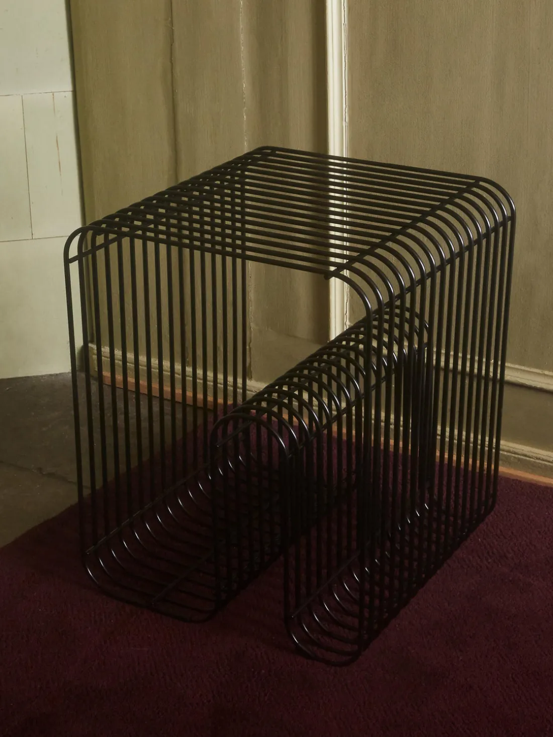 Mesa auxiliar de metal Curva