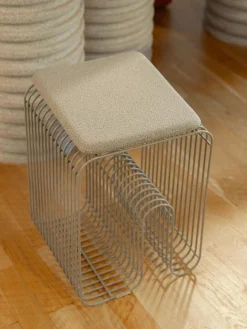 Mesa auxiliar de metal Curva