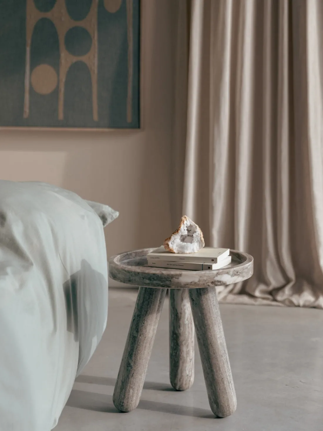 Mesa auxiliar de mármol Cosmopolitan