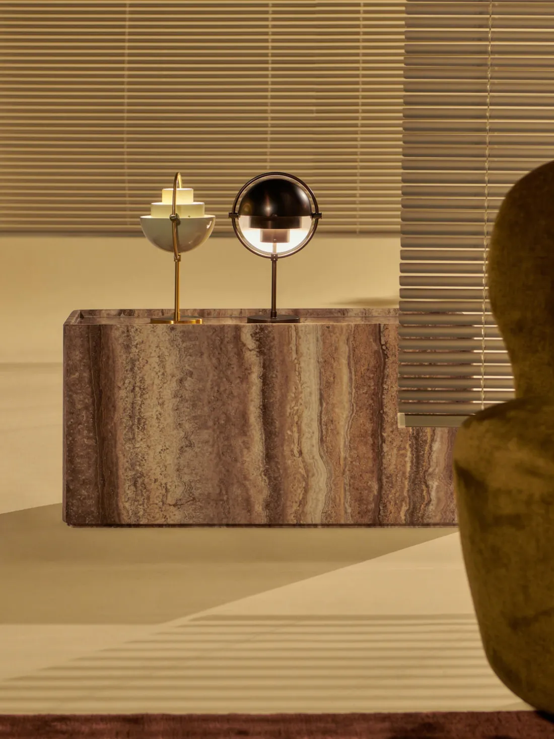 Mesa auxiliar de travertino Pietra