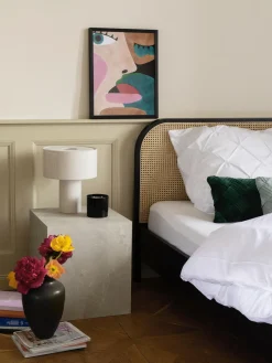 Mesa auxiliar en look travertino Lesley