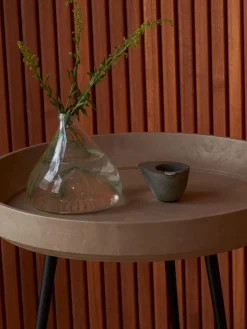 Mesa auxiliar redonda artesanal de madera de roble Bowl