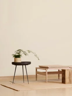 Mesa auxiliar redonda artesanal de madera de roble Bowl