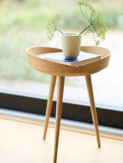 Mesa auxiliar redonda artesanal de madera de roble Bakketop