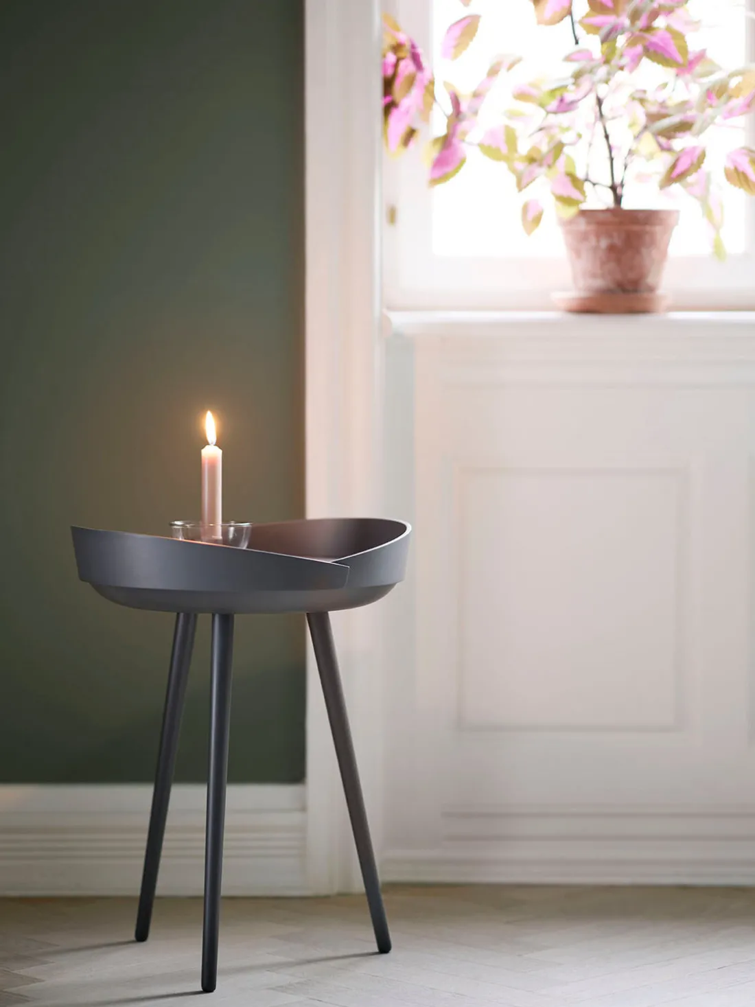 Mesa auxiliar redonda artesanal de madera de haya Bakketop