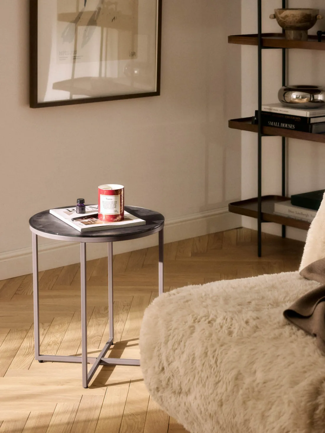 Mesa auxiliar redonda con tablero de vidrio efecto mármol Antigua