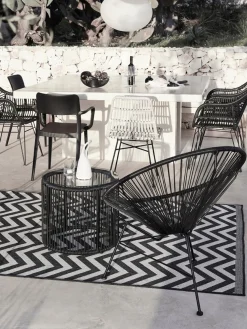 Mesa auxiliar redonda de plástico con aspecto de mimbre Bahia