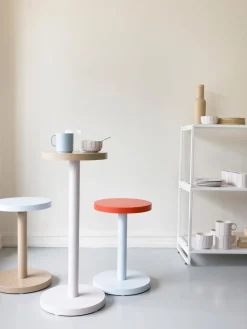 Mesa auxiliar redonda de metal Trisse