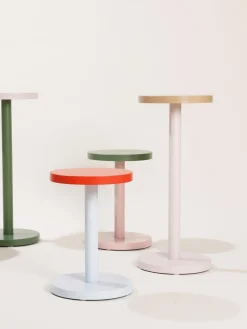 Mesa auxiliar redonda de metal Trisse