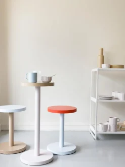 Mesa auxiliar redonda de metal Trisse