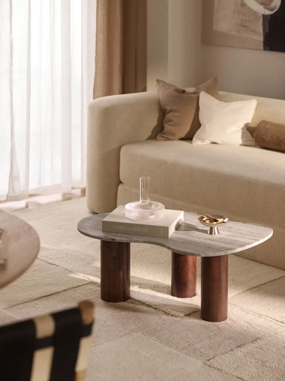 Mesa de centro de mármol con forma orgánica Naruto, pequeña