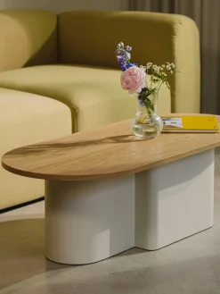 Mesa de centro ovalada de madera Looi