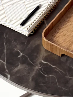 Mesa de centro redonda con tablero de vidrio en look mármol Antigua