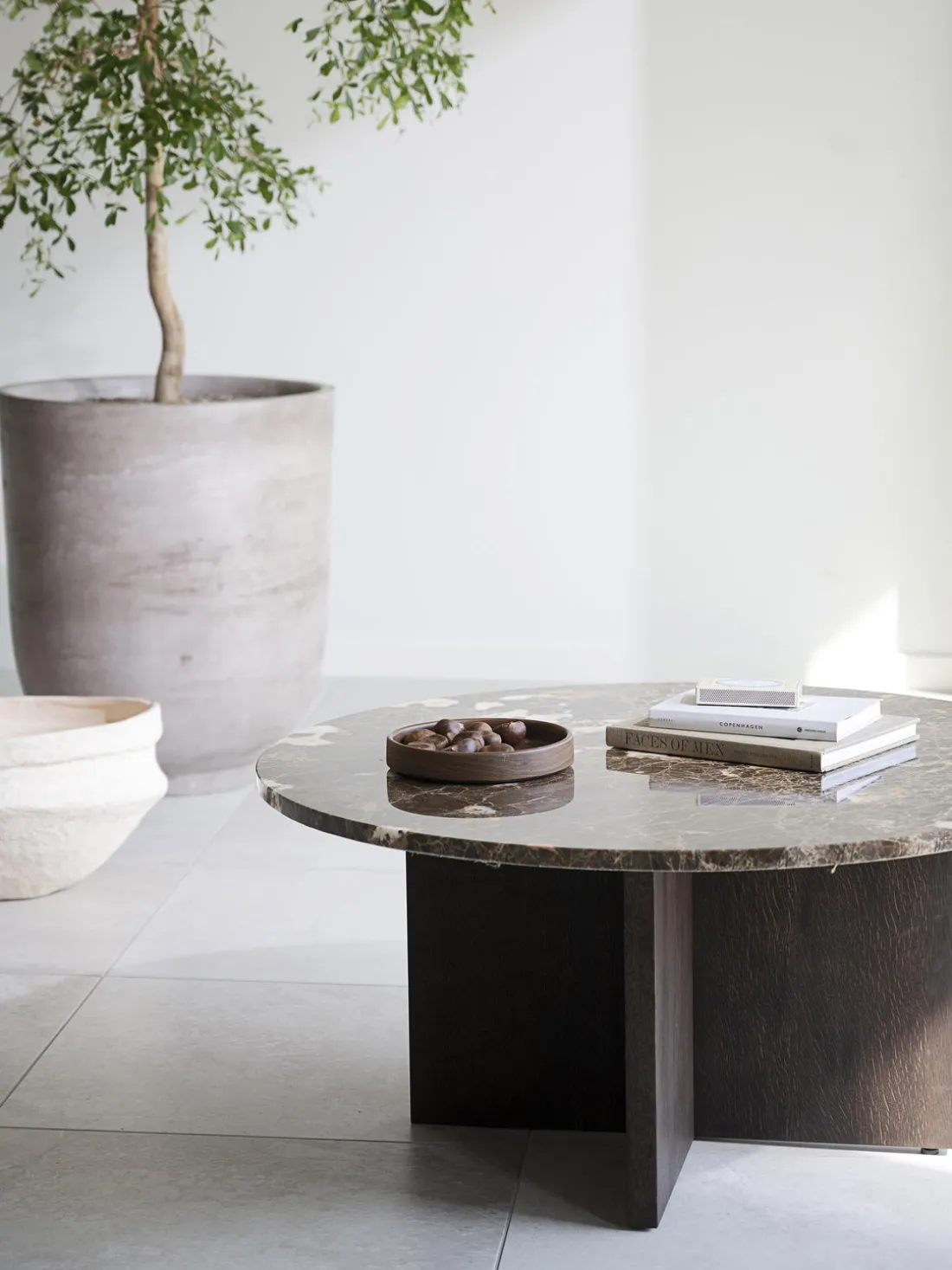 Mesa de centro redonda de mármol Brooksville