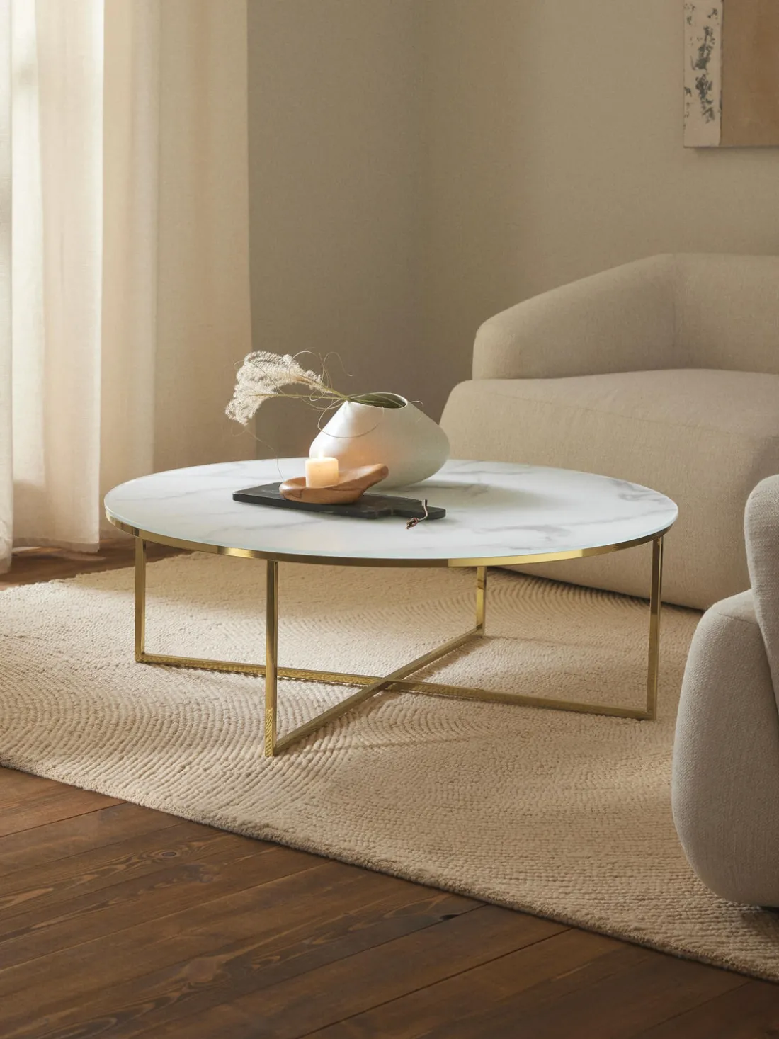 Mesa de centro redonda grande con tablero de vidrio en look mármol Antigua