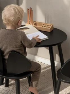 Mesa infantil ovalada de madera Mouse