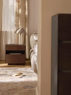 Mesilla de noche de madera Larsen