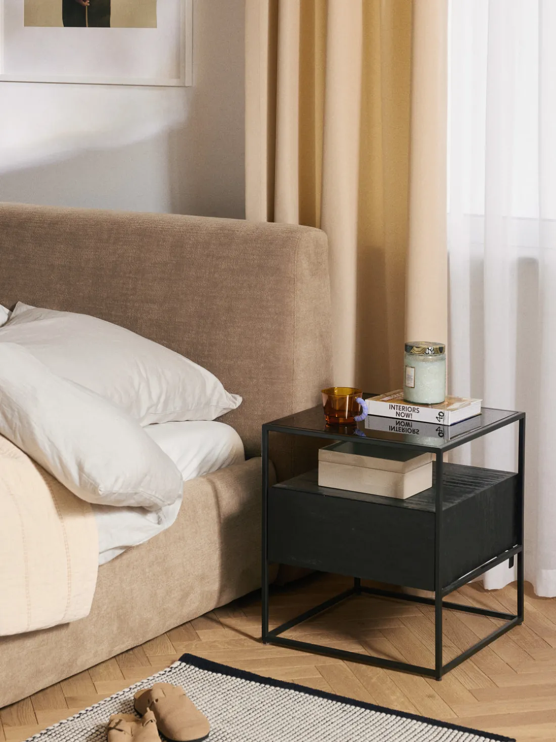 Mesita de noche con cajón Theodor