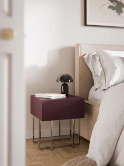 Mesita de noche de madera Joe