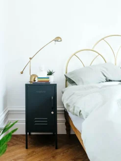 Mesita de noche de metal The Shorty, apertura de puerta izquierda o derecha