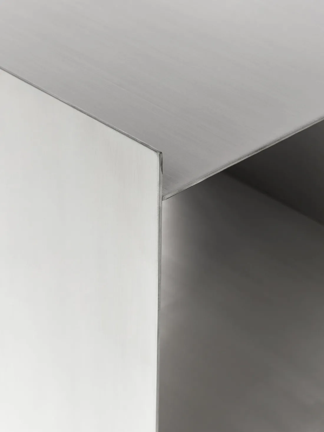 Mesita de noche de metal Aiden