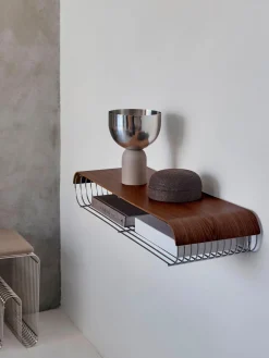 Panel para estante de pared de madera de nogal Curva