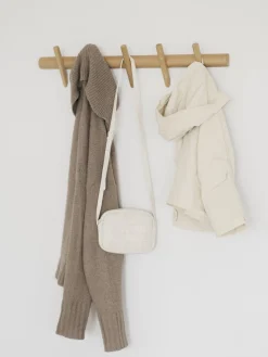 Perchero de madera de roble Hillmond