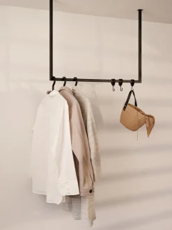 Perchero de metal Rubi