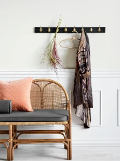 Perchero de pared de madera Edgy