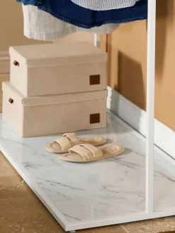 Perchero en look mármol Pacey