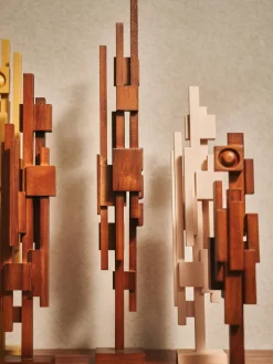 Pieza decorativa de madera de teca Skyline