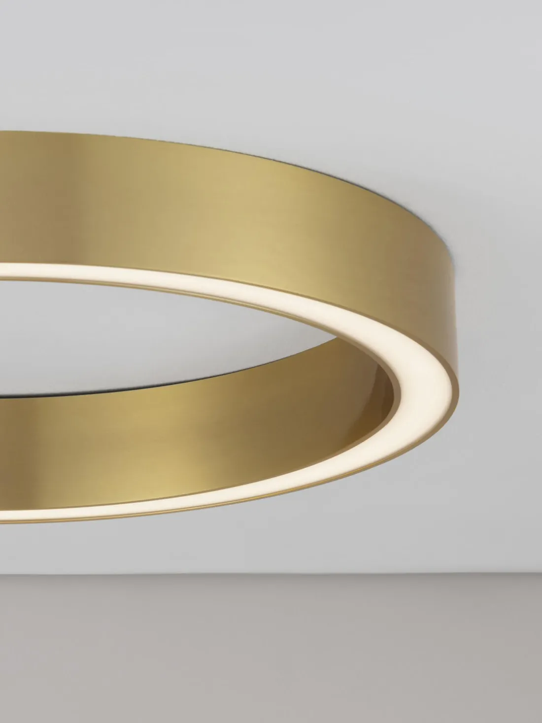 Plafón grande LED regulable Sting, tamaños diferentes