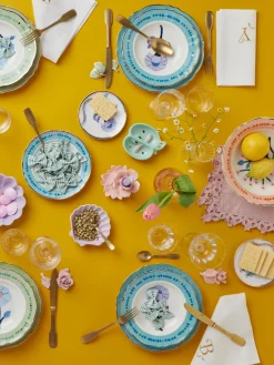 Plato hondo artesanal de porcelana Peony