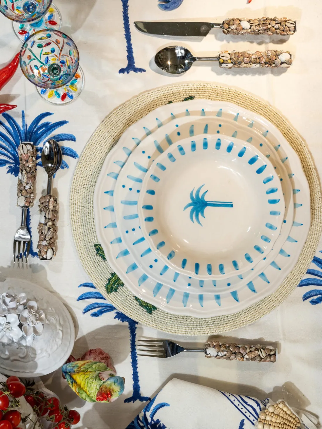 Plato postre pintado a mano The Palms