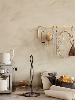 Portarrollos artesanal de metal Curvature