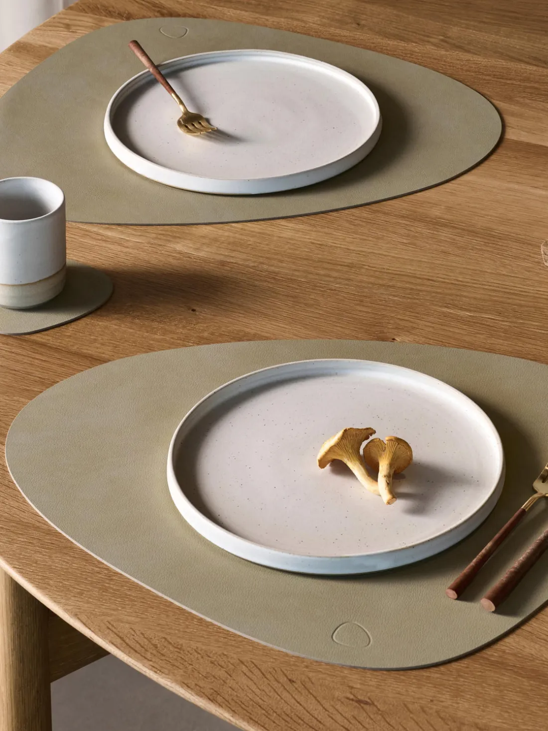 Posavasos asimétricos de cuero Curve, 4 uds.